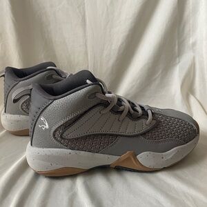 Shaq New Speed Demon Mid basketball shoes size 6 brand new without box